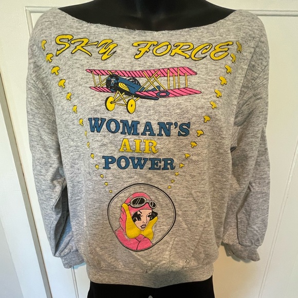 Tops - Vintage Women Power Sweatshirt! ✈️
